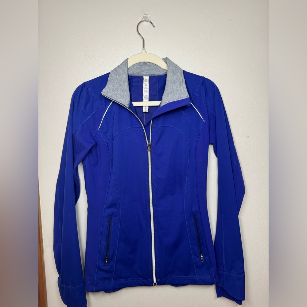 Lululemon Run: Stay On Course Jacket
Pigment Blue Size 6